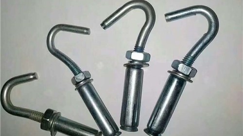 膨胀螺栓挂钩的安装方法